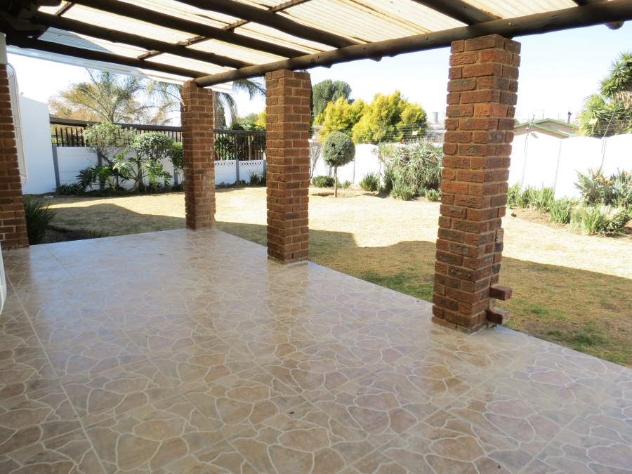 To Let 3 Bedroom Property for Rent in De Klerkshof Gauteng