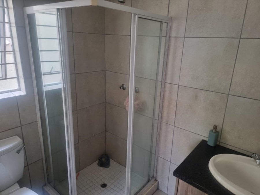 2 Bedroom Property for Sale in Sunninghill Gauteng