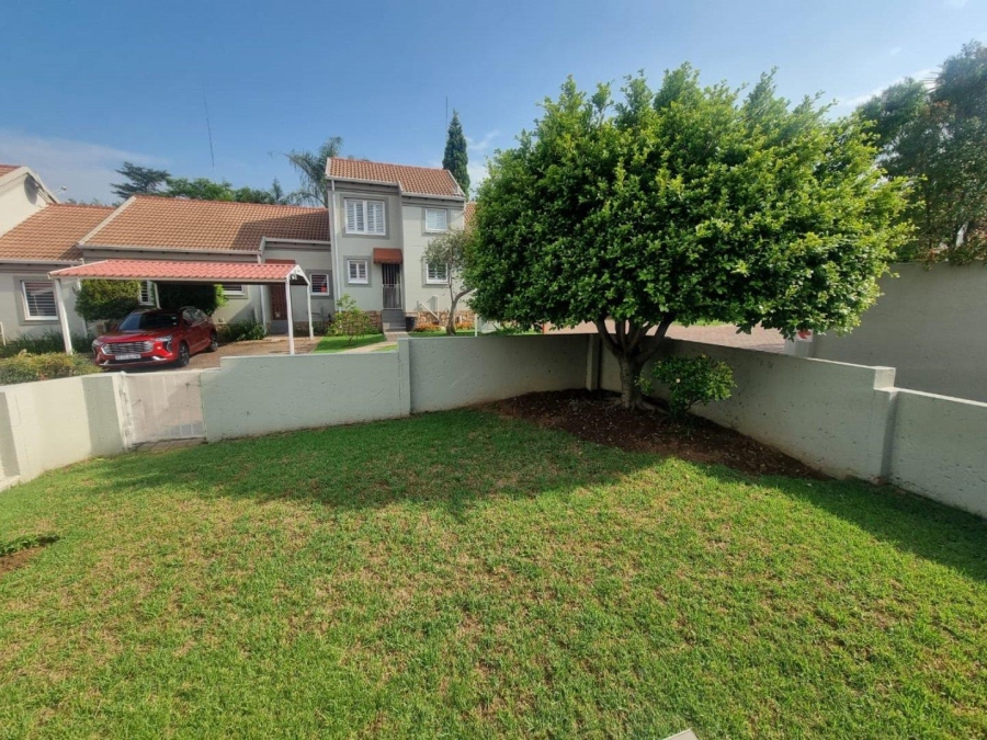 2 Bedroom Property for Sale in Sunninghill Gauteng