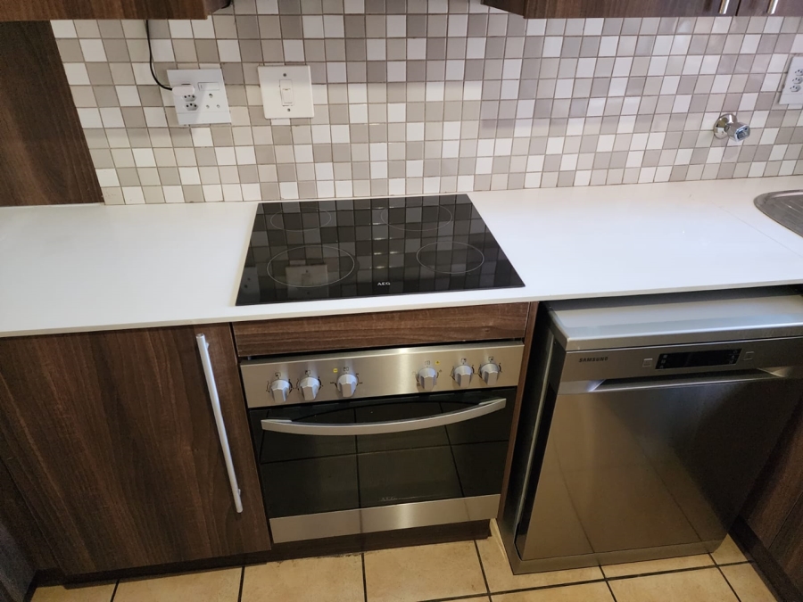 2 Bedroom Property for Sale in Sunninghill Gauteng