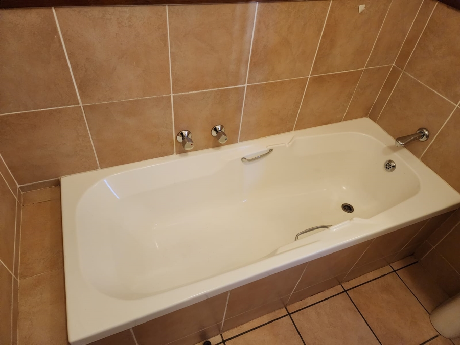 2 Bedroom Property for Sale in Sunninghill Gauteng