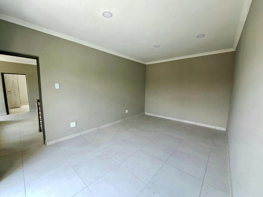 6 Bedroom Property for Sale in Glen Erasmia Gauteng