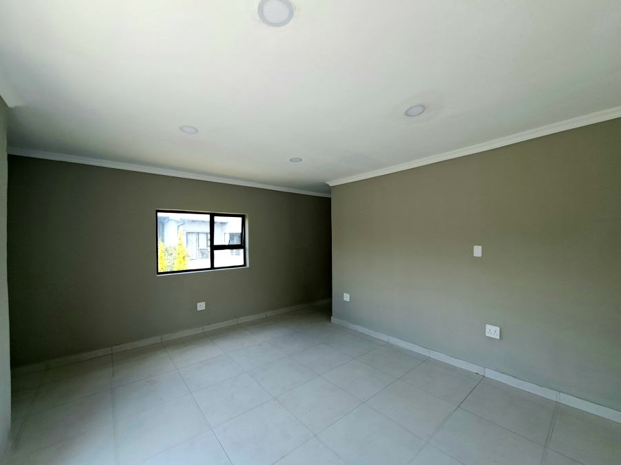 6 Bedroom Property for Sale in Glen Erasmia Gauteng