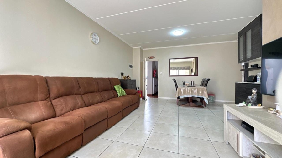 3 Bedroom Property for Sale in Oakdene Gauteng