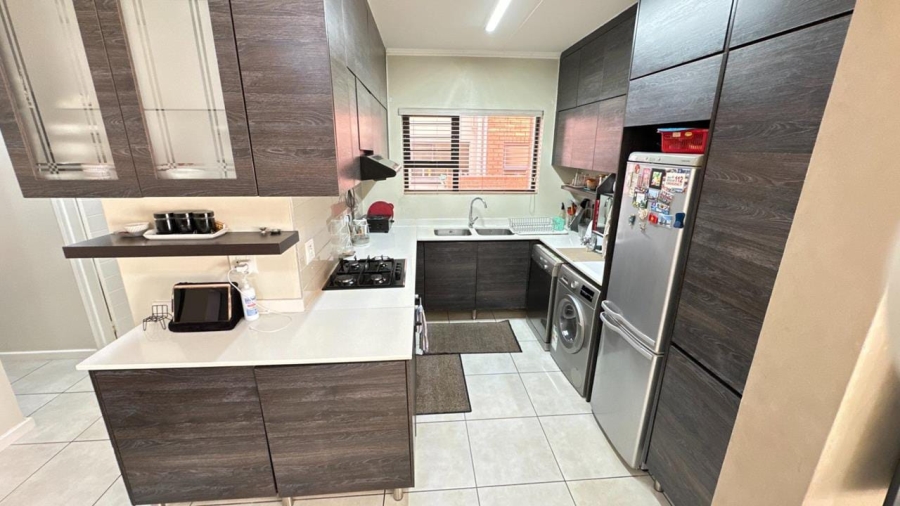 3 Bedroom Property for Sale in Oakdene Gauteng