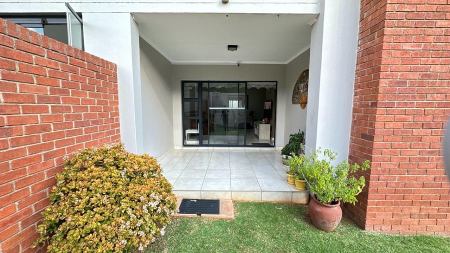 3 Bedroom Property for Sale in Oakdene Gauteng