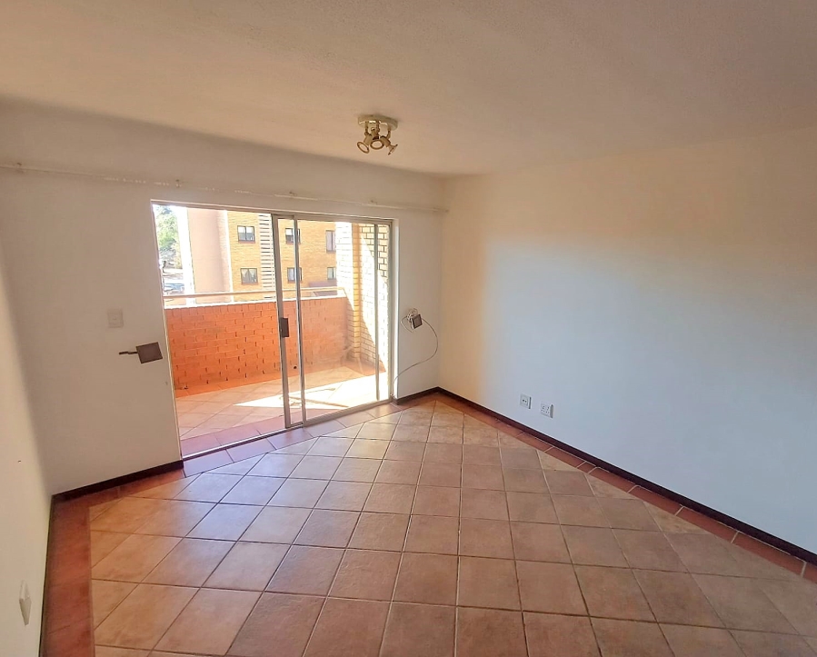 2 Bedroom Property for Sale in Die Hoewes Gauteng