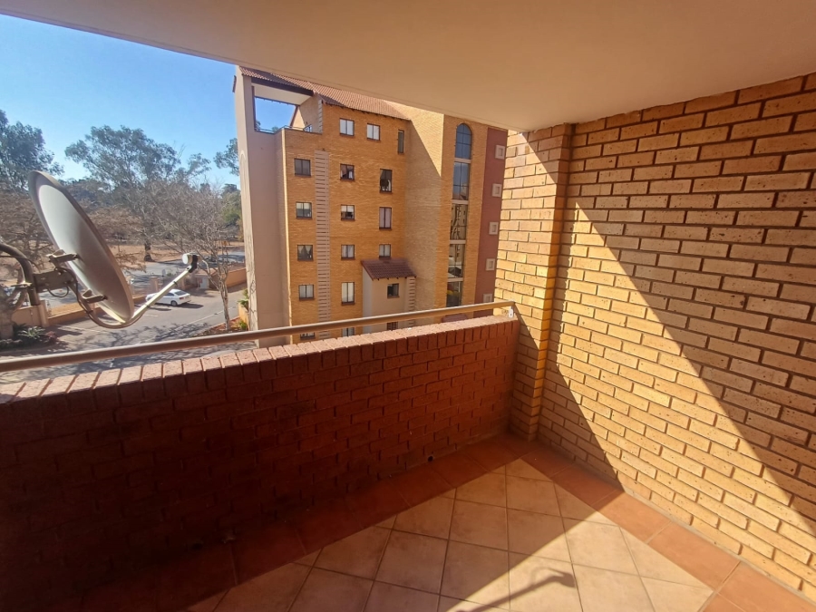 2 Bedroom Property for Sale in Die Hoewes Gauteng