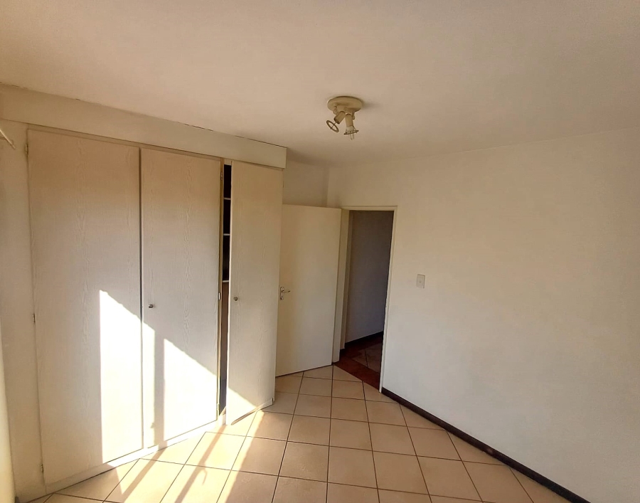 2 Bedroom Property for Sale in Die Hoewes Gauteng