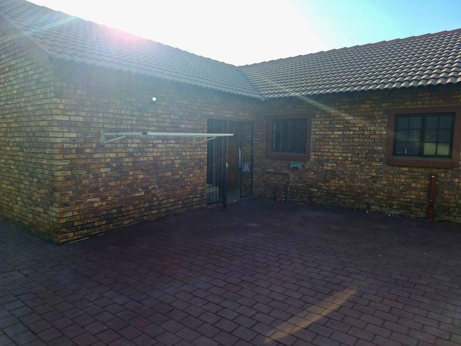 3 Bedroom Property for Sale in Rietfontein Gauteng