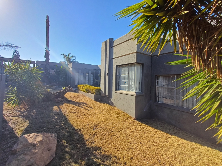 4 Bedroom Property for Sale in Noordheuwel Gauteng