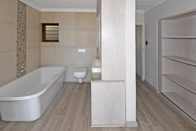 2 Bedroom Property for Sale in Northcliff Gauteng