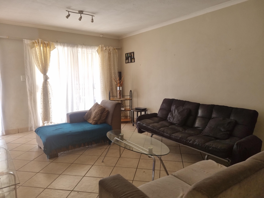 2 Bedroom Property for Sale in Leeuwenhof Estate Gauteng