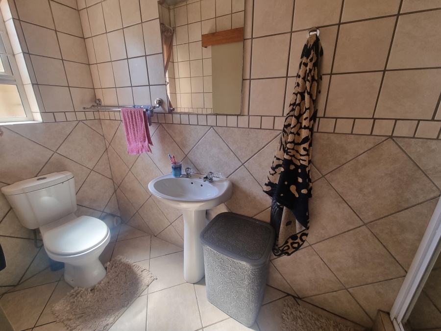 2 Bedroom Property for Sale in Leeuwenhof Estate Gauteng