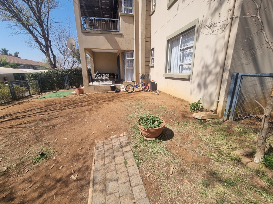 2 Bedroom Property for Sale in Leeuwenhof Estate Gauteng