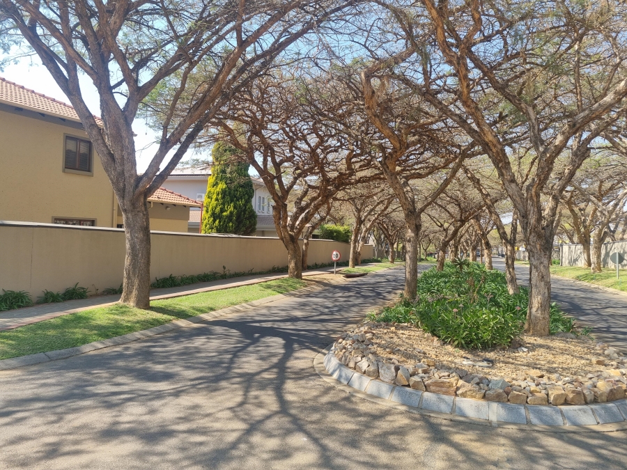 2 Bedroom Property for Sale in Leeuwenhof Estate Gauteng