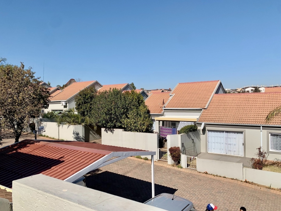 2 Bedroom Property for Sale in Sunninghill Gauteng