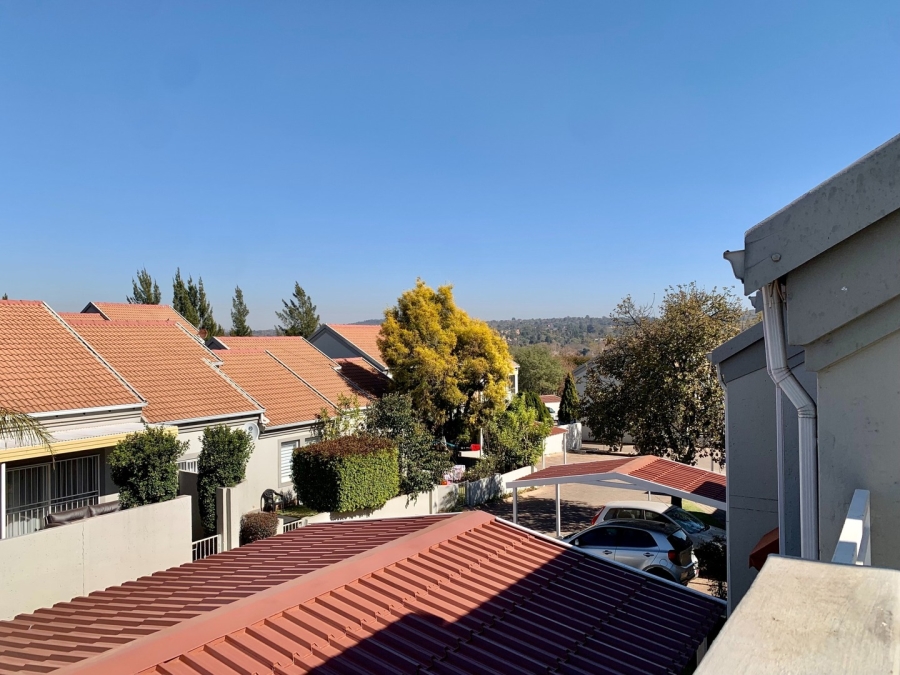 2 Bedroom Property for Sale in Sunninghill Gauteng