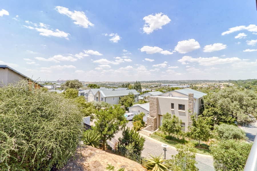 4 Bedroom Property for Sale in Helderfontein Estate Gauteng