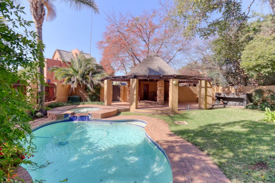 2 Bedroom Property for Sale in Lonehill Gauteng