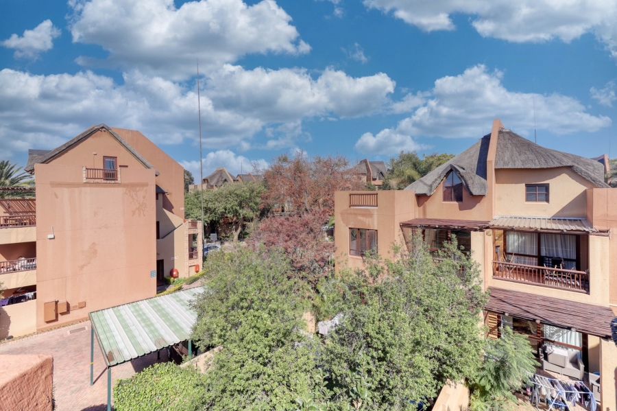 2 Bedroom Property for Sale in Lonehill Gauteng