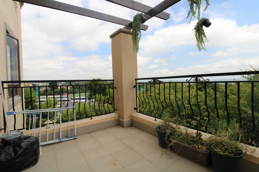 1 Bedroom Property for Sale in Lonehill Gauteng