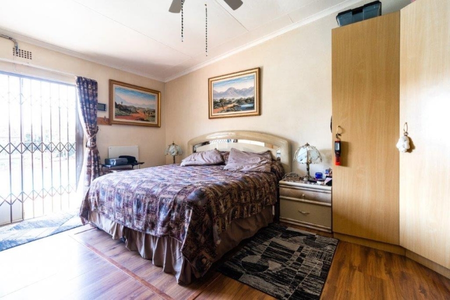 4 Bedroom Property for Sale in Glen Marais Gauteng