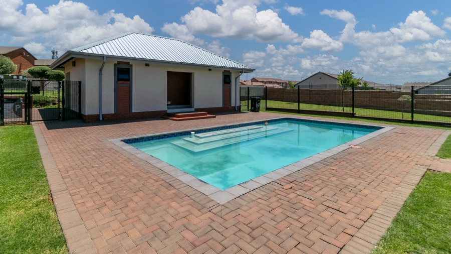 2 Bedroom Property for Sale in Sagewood Gauteng