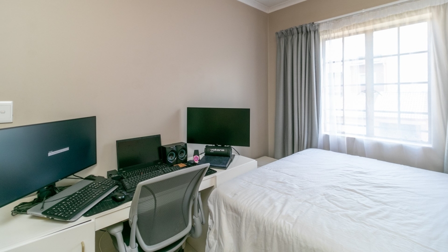 2 Bedroom Property for Sale in Noordwyk Gauteng
