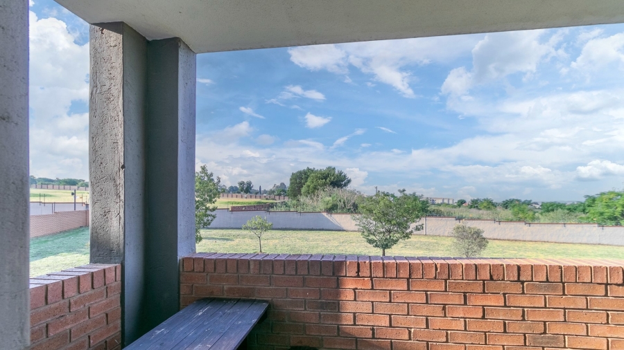 2 Bedroom Property for Sale in Noordwyk Gauteng