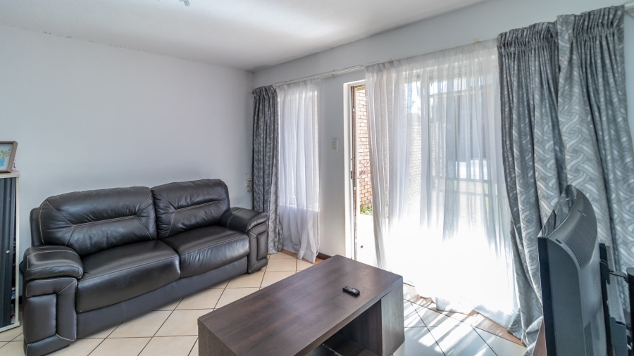 2 Bedroom Property for Sale in Noordwyk Gauteng