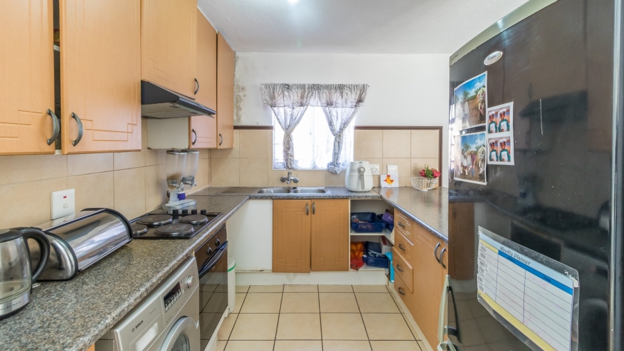 2 Bedroom Property for Sale in Noordwyk Gauteng