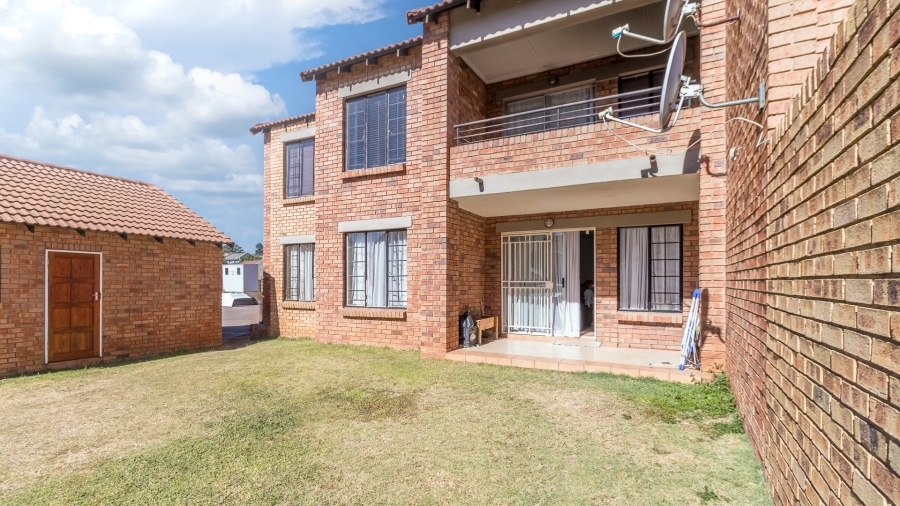 2 Bedroom Property for Sale in Noordwyk Gauteng