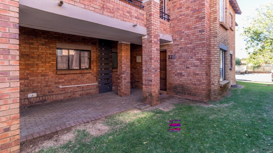 2 Bedroom Property for Sale in Noordwyk Gauteng