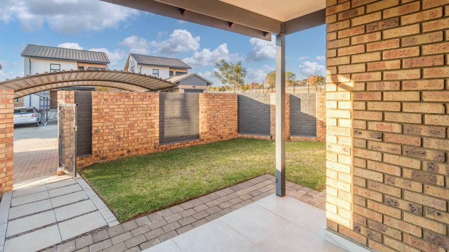 3 Bedroom Property for Sale in Rooihuiskraal North Gauteng