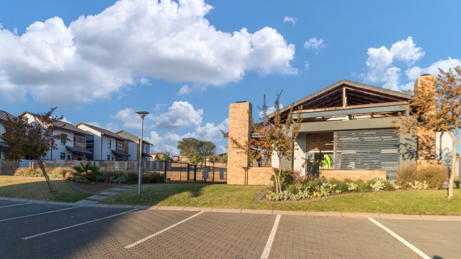 3 Bedroom Property for Sale in Rooihuiskraal North Gauteng