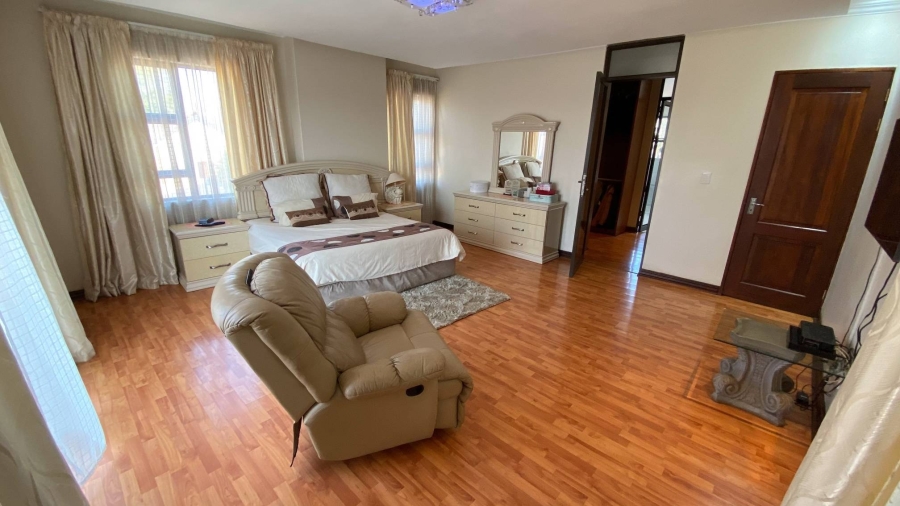 5 Bedroom Property for Sale in Zambezi Country Estate Gauteng