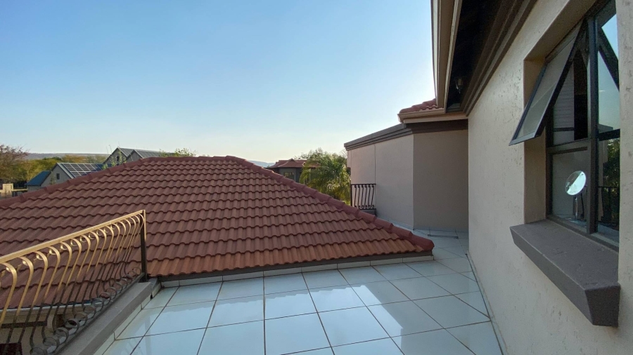 5 Bedroom Property for Sale in Zambezi Country Estate Gauteng