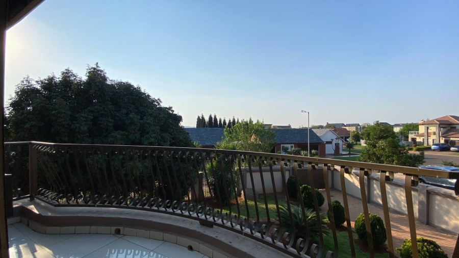 5 Bedroom Property for Sale in Zambezi Country Estate Gauteng