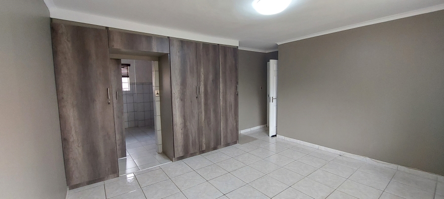 To Let 4 Bedroom Property for Rent in Brackendowns Gauteng