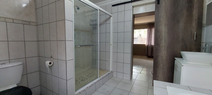 To Let 4 Bedroom Property for Rent in Brackendowns Gauteng