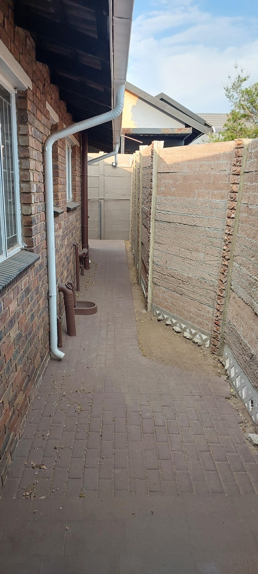 To Let 4 Bedroom Property for Rent in Brackendowns Gauteng