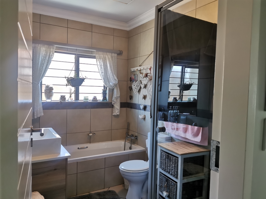 3 Bedroom Property for Sale in Sevilla Estate Gauteng