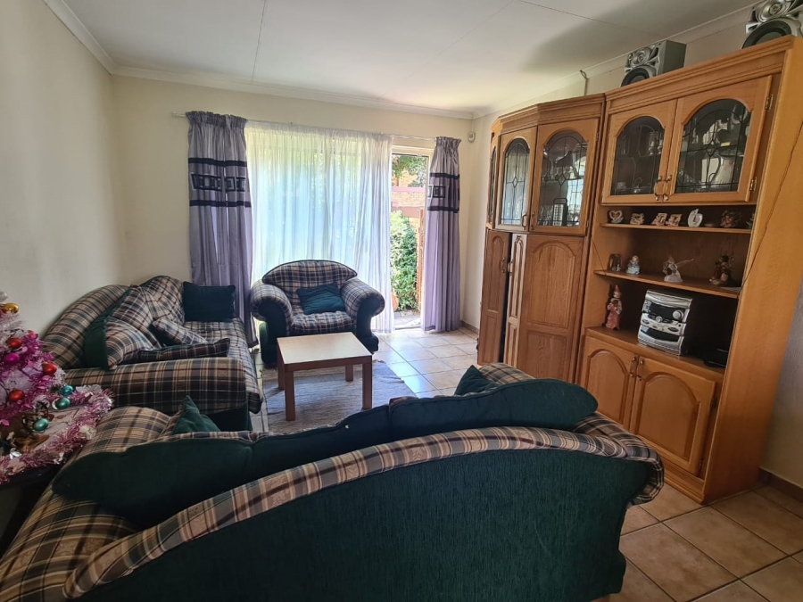 2 Bedroom Property for Sale in Wilgeheuwel Gauteng