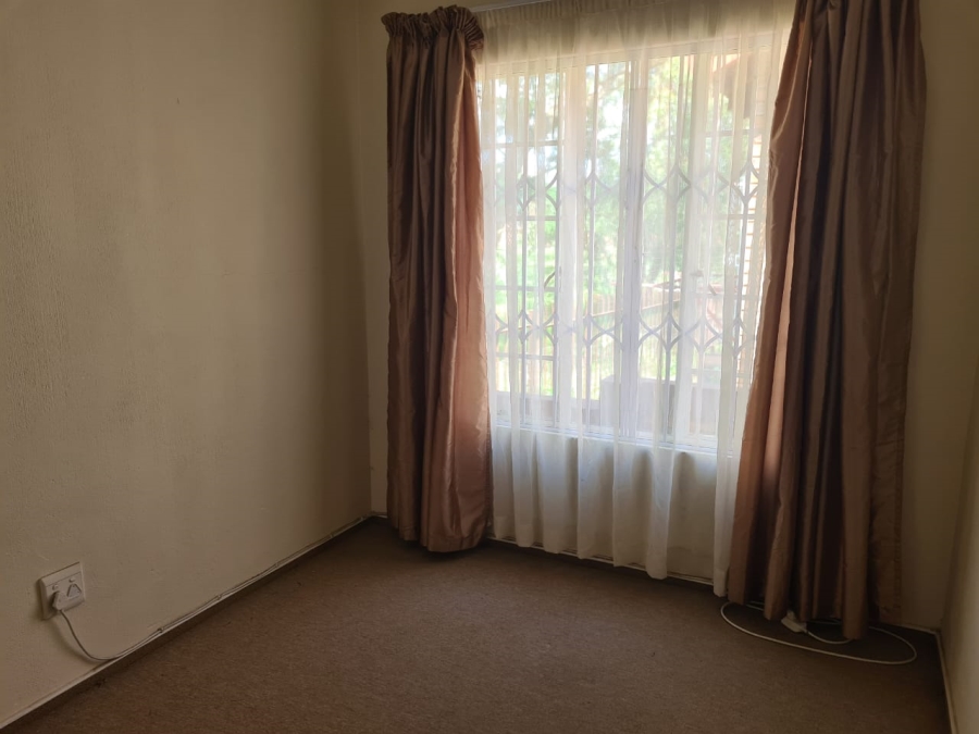 2 Bedroom Property for Sale in Wilgeheuwel Gauteng