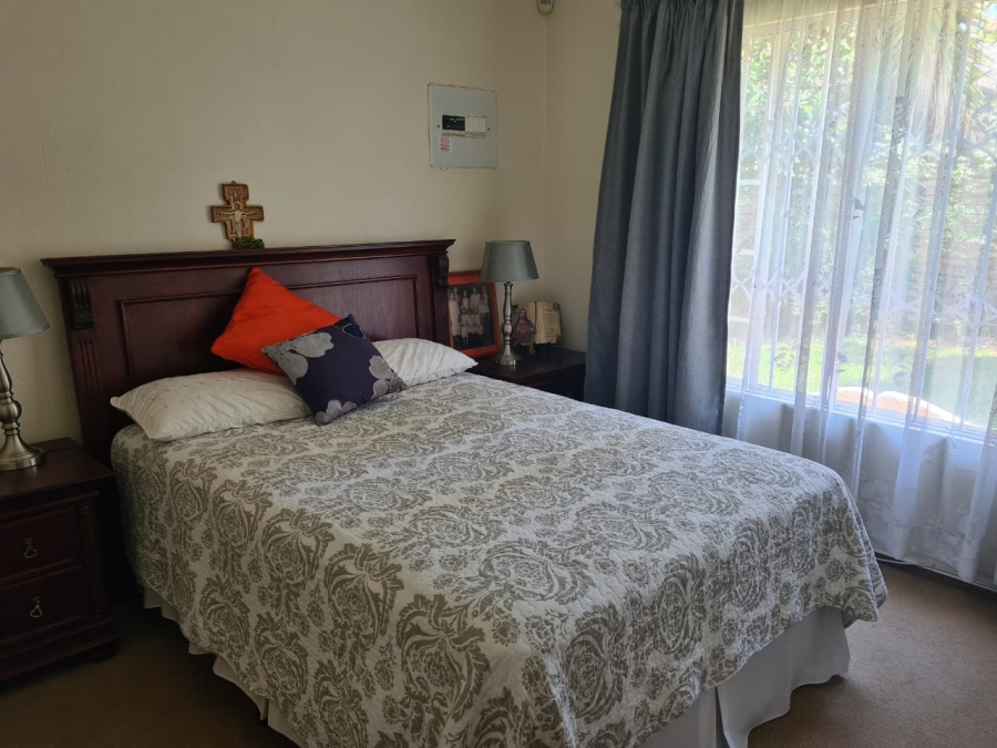 2 Bedroom Property for Sale in Wilgeheuwel Gauteng