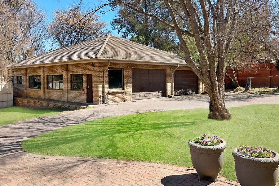 4 Bedroom Property for Sale in Glen Austin Gauteng