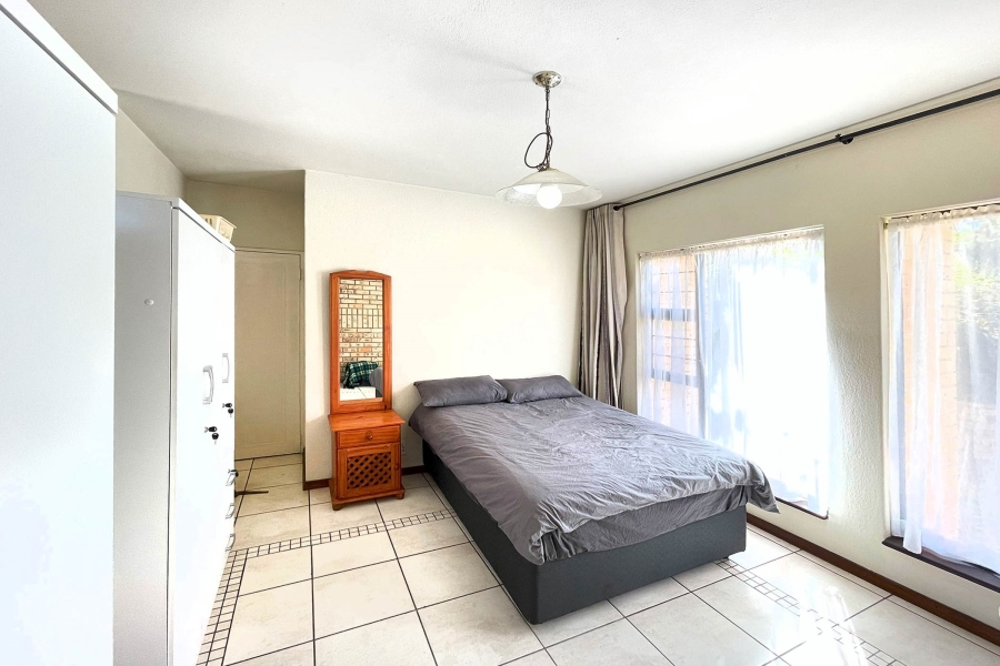 4 Bedroom Property for Sale in Glen Austin Gauteng