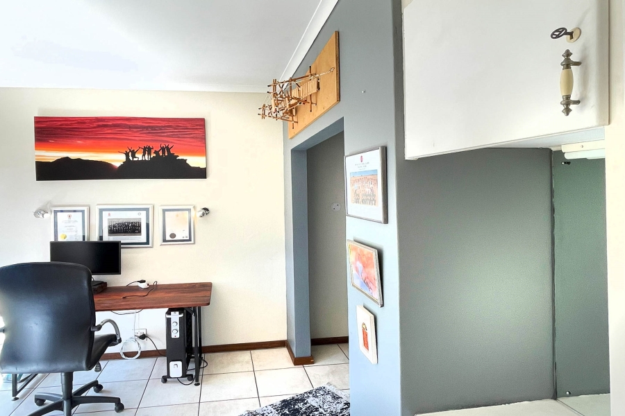 4 Bedroom Property for Sale in Glen Austin Gauteng