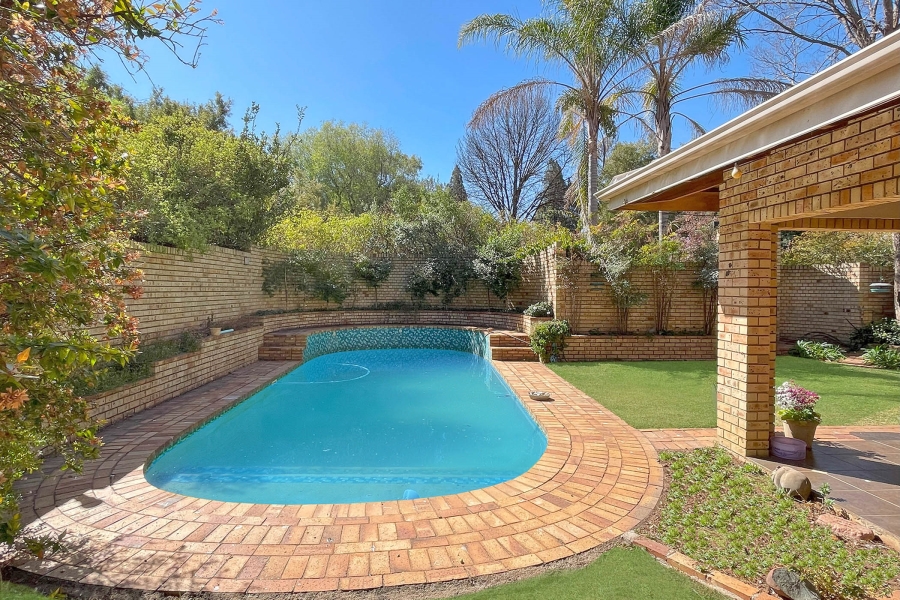 4 Bedroom Property for Sale in Glen Austin Gauteng